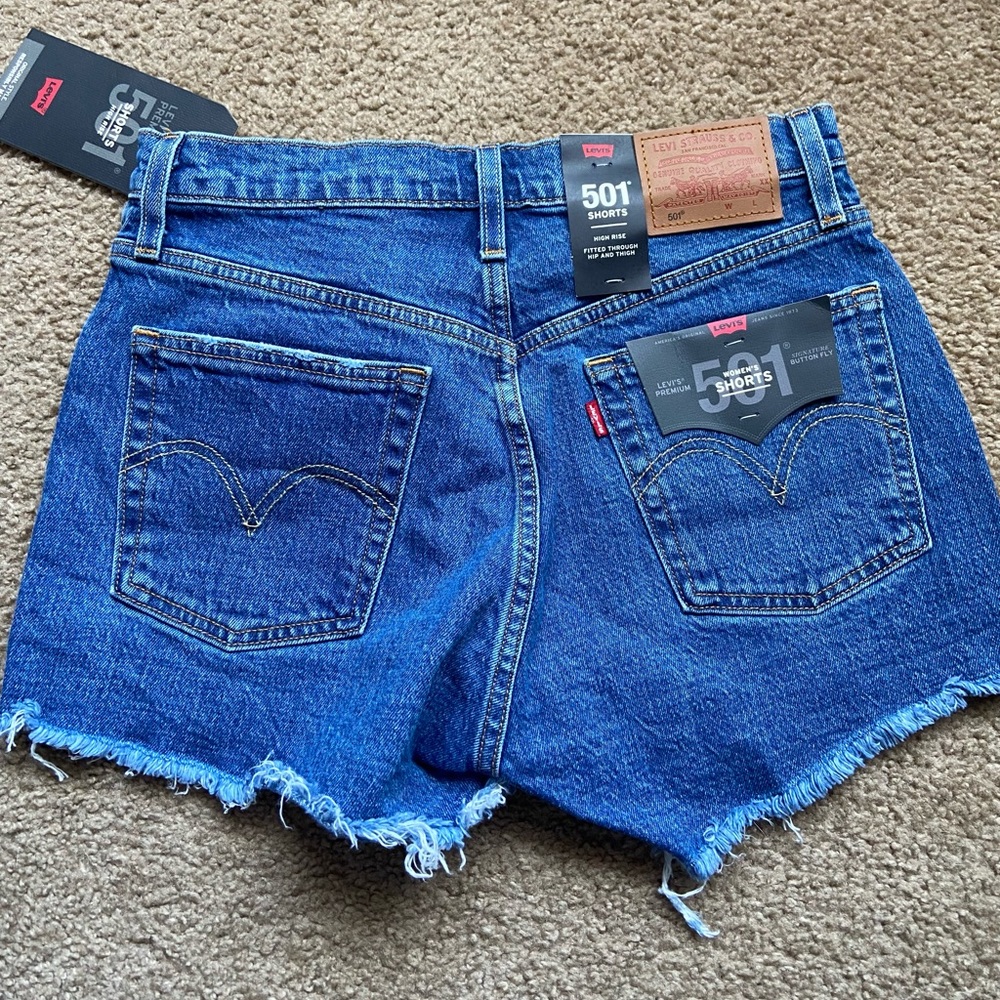 Womens Levi high rise 501 size 27